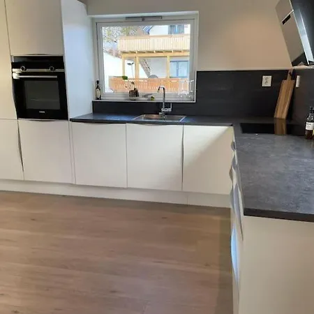 Sentral Toppleilighet Med Hoy Kvalitet