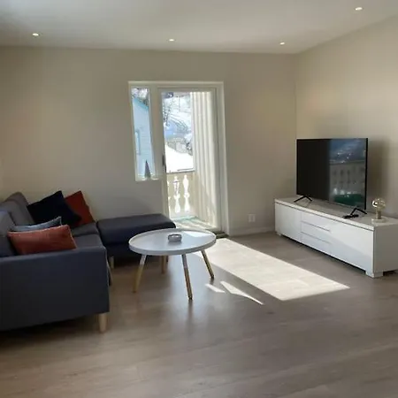 Sentral Toppleilighet Med Hoy Kvalitet 아파트 *