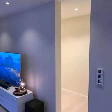 Sentral Toppleilighet Med Hoy Kvalitet 아파트 *